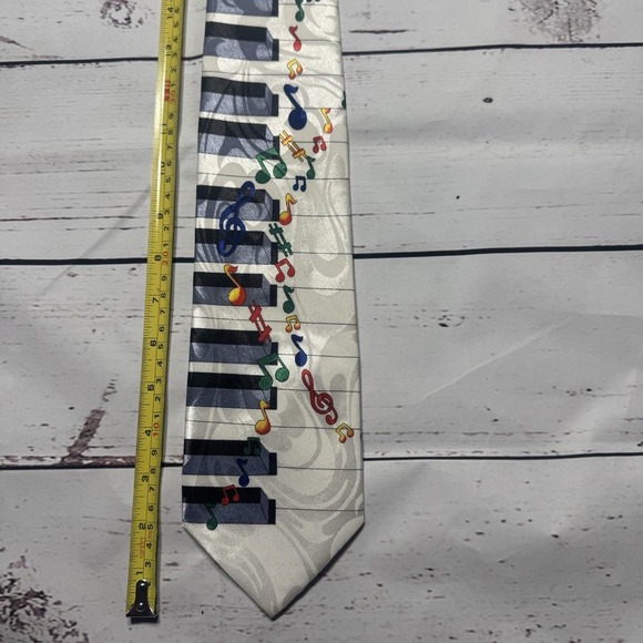 Vintage Piano Keys Tie - Picture 2 of 4